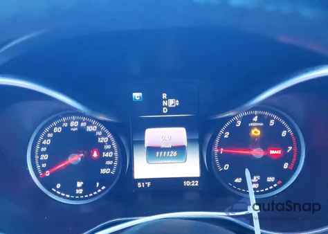 2015 Mercedes-Benz C 300 4Matic z USA, uszkodzony, nr VIN 55SWF4KB8FU042696